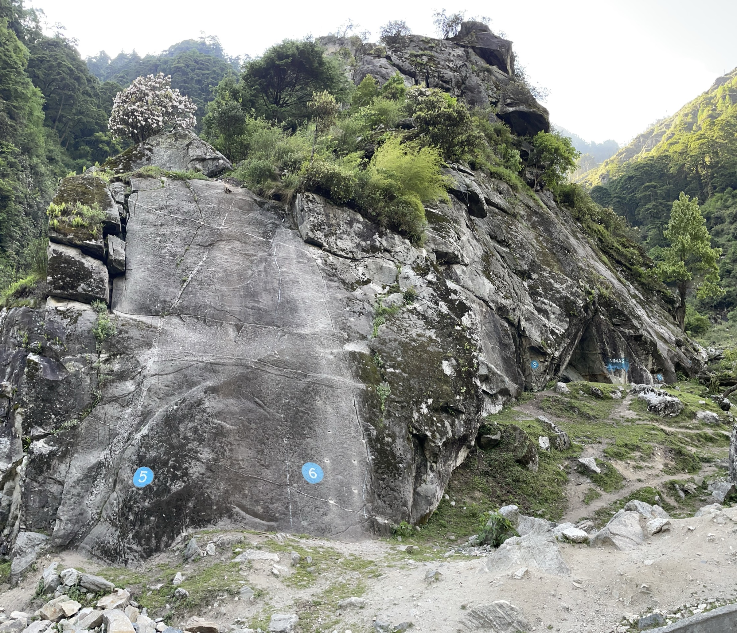 Climbing Routes at New Melling